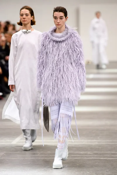 Look 42